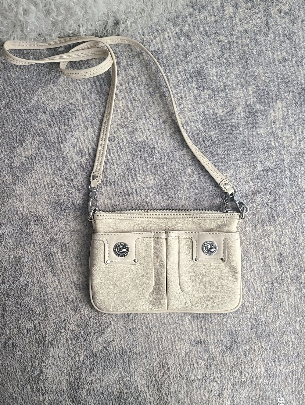 Marc Jacobs Cream Crossbody Bag - Minimal Leather Shoulder Purse